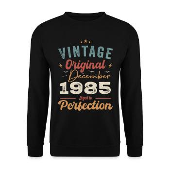 Vintage Birthday - December 1985 - Gift Idea - Unisex Sweatshirt - black - Front - Alina (178cm) & Michal (187cm)