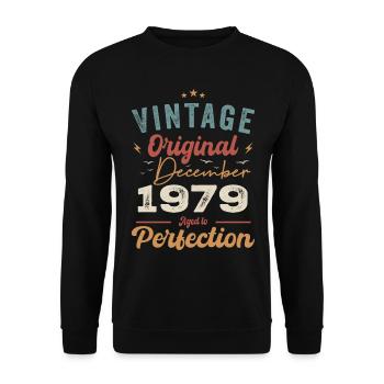Vintage Birthday - December 1979 - Gift Idea - Unisex Sweatshirt - black - Front - Alina (178cm) & Michal (187cm)