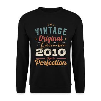 Vintage Geburtstag - Dezember 2010 - Geschenkidee - Unisex Pullover - Schwarz - Vorne - Alina (178cm) & Michal (187cm)