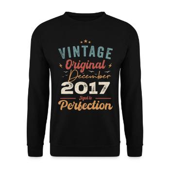 Vintage Geburtstag - Dezember 2017 - Geschenkidee - Unisex Pullover - Schwarz - Vorne - Alina (178cm) & Michal (187cm)