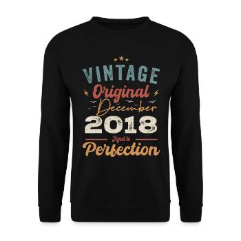 Vintage Birthday - December 2018 - Gift Idea - Unisex Sweatshirt - black - Front - Alina (178cm) & Michal (187cm)