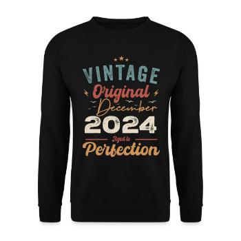 Anniversaire Millésime - Décembre 2024 - Idée Cadeau - Sweat-shirt Unisexe - noir - Devant - Alina (178cm) & Michal (187cm)
