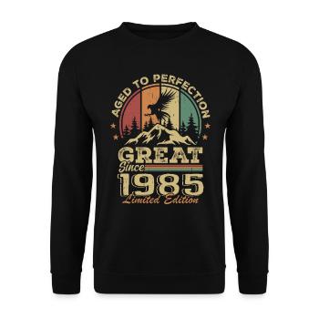 Jahrgang 1985 Geburtstag - 1985 Retro Geschenkidee - Unisex Pullover - Schwarz - Vorne - Alina (178cm) & Michal (187cm)