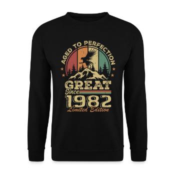 Jahrgang 1982 Geburtstag - 1982 Retro Geschenkidee - Unisex Pullover - Schwarz - Vorne - Alina (178cm) & Michal (187cm)