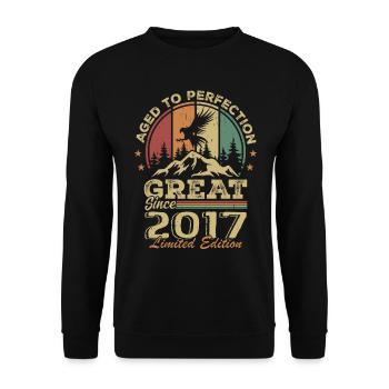 Anniversaire vintage 2017 - idée cadeau rétro 2017 - Sweat-shirt Unisexe - noir - Devant - Alina (178cm) & Michal (187cm)