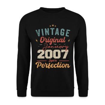 Januar 2007 Legende seit 17 Jahren - Unisex Pullover - Schwarz - Vorne - Alina (178cm) & Michal (187cm)