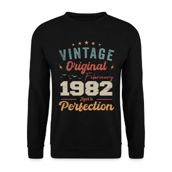 Born in February 1982 vintage 1982 birthday - Unisex Sweatshirt - black - Front - Alina (178cm) & Michal (187cm)