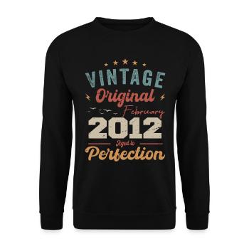 Né en février 2012 millésime 2012 anniversaire - Sweat-shirt Unisexe - noir - Devant - Alina (178cm) & Michal (187cm)