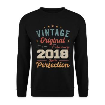 Born in February 2018 vintage 2018 birthday - Unisex Sweatshirt - black - Front - Alina (178cm) & Michal (187cm)