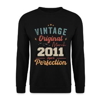 März 2011 Jahrgang geboren Vintage Geburtstag - Unisex Pullover - Schwarz - Vorne - Alina (178cm) & Michal (187cm)
