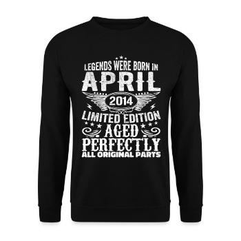 Jahrgang im April 2014 Geburtstagsgeschenk - Unisex Pullover - Schwarz - Vorne - Alina (178cm) & Michal (187cm)