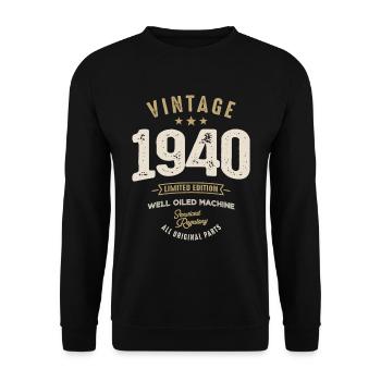 Vintage 1940 - 82nd Birthday Retro Classic - Unisex Sweatshirt - black - Front - Alina (178cm) & Michal (187cm)
