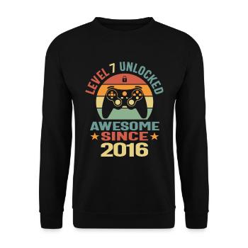 Level 7 Unlocked Awesome 2016 Video Gamer 7th - Unisex Sweatshirt - black - Front - Alina (178cm) & Michal (187cm)