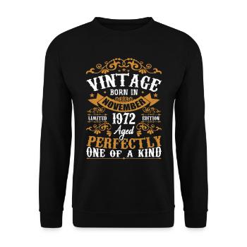 Vintage November 1972 Birthday November 1972 - Unisex Sweatshirt - black - Front - Alina (178cm) & Michal (187cm)