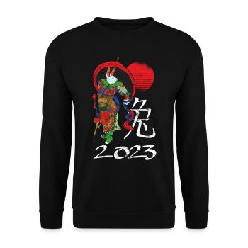 Chinesisches Neujahr - Jahr Des Kaninchens 2023 - Unisex Pullover - Schwarz - Vorne - Alina (178cm) & Michal (187cm)