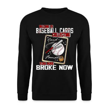 "Willkommen Bei Baseball Cards Collection" - Unisex Pullover - Schwarz - Vorne - Alina (178cm) & Michal (187cm)