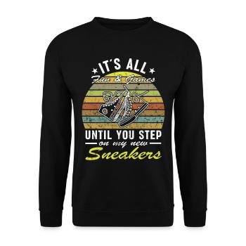 Fan de chaussures « Tu marches sur mes baskets » - Sweat-shirt Unisexe - noir - Devant - Alina (178cm) & Michal (187cm)