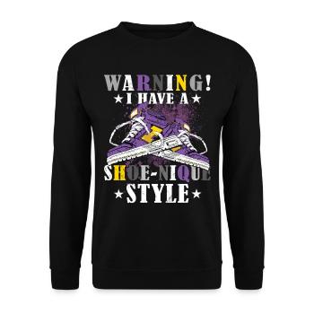 Lustiger Sneaker -Sammler - Turnschuhe - Unisex Pullover - Schwarz - Vorne - Alina (178cm) & Michal (187cm)