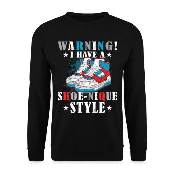 Lustiger Sneaker -Sammler - Turnschuhe - Unisex Pullover - Schwarz - Vorne - Alina (178cm) & Michal (187cm)