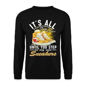 Lustiger Sneaker -Sammler - Turnschuhe - Unisex Pullover - Schwarz - Vorne - Alina (178cm) & Michal (187cm)