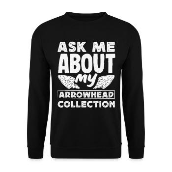 Arrowhead Hunter Archery Arrowhead - Unisex Sweatshirt - black - Front - Alina (178cm) & Michal (187cm)