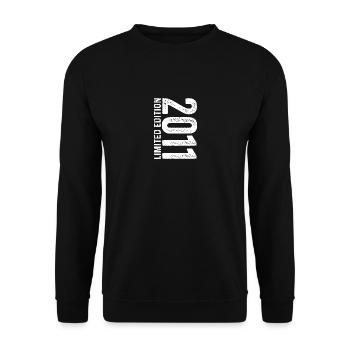 Born In February 2011 Retro 2011 Anniversary - Unisex Sweatshirt - black - Front - Alina (178cm) & Michal (187cm)