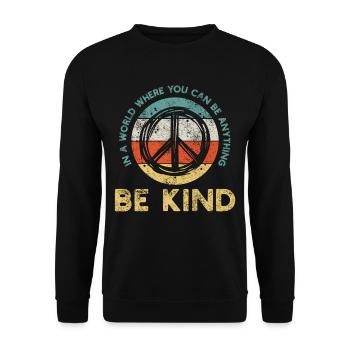 Be Kind - Unisex Pullover - Schwarz - Vorne - Alina (178cm) & Michal (187cm)