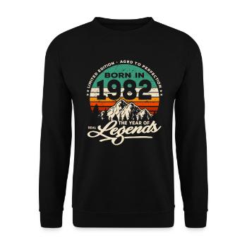 Legends are born in 1982 - Unisex Sweatshirt - black - Front - Alina (178cm) & Michal (187cm)