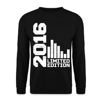 Vintage 2016 Birthday Gift 2016 Year 2016 - Unisex Sweatshirt - black - Front - Alina (178cm) & Michal (187cm)