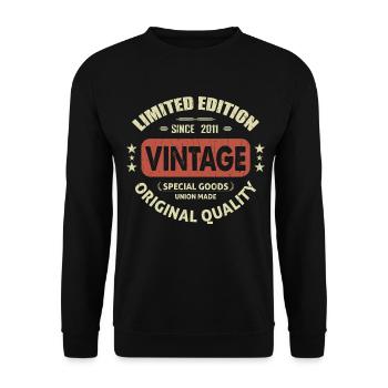 Vintage 2011 Cadeau D'anniversaire 2011 Retro 2011 - Sweat-shirt Unisexe - noir - Devant - Alina (178cm) & Michal (187cm)