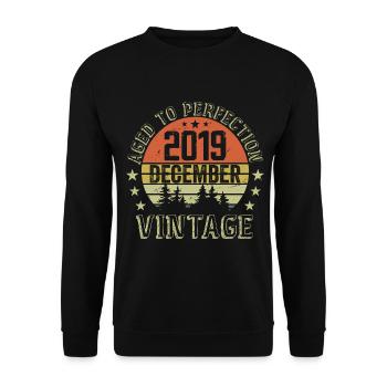 Cadeau Anniversaire Rétro - Nées En Décembre 2019 - Sweat-shirt Unisexe - noir - Devant - Alina (178cm) & Michal (187cm)