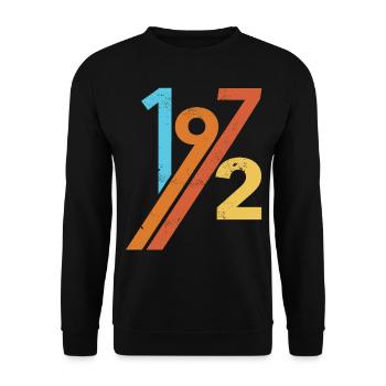 1972 Geburtstag - Unisex Pullover - Schwarz - Vorne - Alina (178cm) & Michal (187cm)