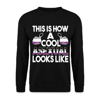 this is how a cool asexual looks like - Unisex Pullover - Schwarz - Vorne - Alina (178cm) & Michal (187cm)