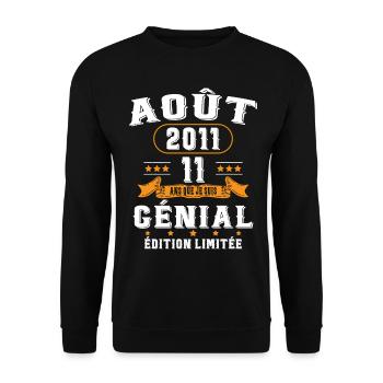11 Ans Anniversaire Vintage Né(e) en Août 2011 - Sweat-shirt Unisexe - noir - Devant - Alina (178cm) & Michal (187cm)