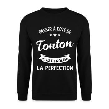Passer À Côté De Tonton C'est Frôler La Perfection - Sweat-shirt Unisexe - noir - Devant - Alina (178cm) & Michal (187cm)