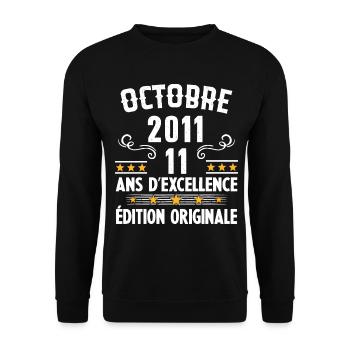 11 Ans Anniversaire Vintage Né(e) en Octobre 2011 - Sweat-shirt Unisexe - noir - Devant - Alina (178cm) & Michal (187cm)