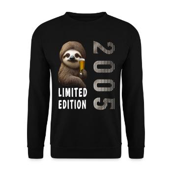 18th birthday born in 2005 - Unisex Sweatshirt - black - Front - Alina (178cm) & Michal (187cm)