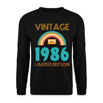Retro Classic 1986 - Unisex Sweatshirt - black - Front - Alina (178cm) & Michal (187cm)