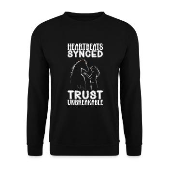 Herzschlag synchronisiert - Pferde - Unisex Pullover - Schwarz - Vorne - Alina (178cm) & Michal (187cm)