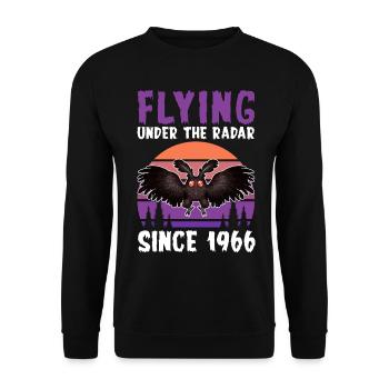 Mothman Kryptide Kryptozoologie - Unisex Pullover - Schwarz - Vorne - Alina (178cm) & Michal (187cm)