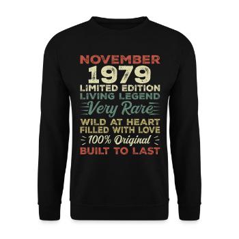 Légende Depuis Novembre 1979 Millésime Novembre 1979 - Sweat-shirt Unisexe - noir - Devant - Alina (178cm) & Michal (187cm)