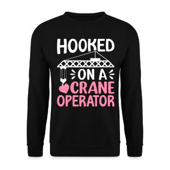 Hooked On A Crane Operator Funny Heavy Equipment H - Unisex Pullover - Schwarz - Vorne - Alina (178cm) & Michal (187cm)