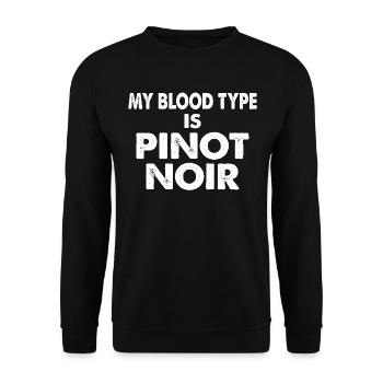 My Blood Type is Pinot Noir Rotwein Spruch - Unisex Pullover - Schwarz - Vorne - Alina (178cm) & Michal (187cm)