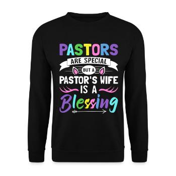 Die Frau eines Pastors ist ein Segen Kirchenführer - Unisex Pullover - Schwarz - Vorne - Alina (178cm) & Michal (187cm)
