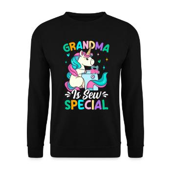Grandma Is Sew Special Sewing Grandma Nähmaschine - Unisex Pullover - Schwarz - Vorne - Alina (178cm) & Michal (187cm)