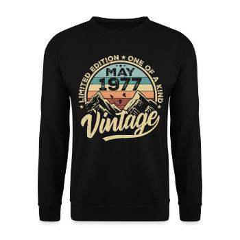 Birthday Vintage May 1977 original May 1977 - Unisex Sweatshirt - black - Front - Alina (178cm) & Michal (187cm)