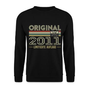Original 2011 Jahrgang Retro Geburtstag Vintage - Unisex Pullover - Schwarz - Vorne - Alina (178cm) & Michal (187cm)