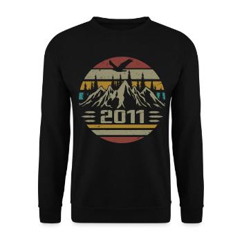Geboren im Jahr 2011 Original Retro 2011 Geburtstagsgeschenk - Unisex Pullover - Schwarz - Vorne - Alina (178cm) & Michal (187cm)