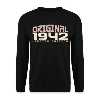 Jahrgang 1942 limitierte Auflage 1942 Geburtstag - Unisex Pullover - Schwarz - Vorne - Alina (178cm) & Michal (187cm)