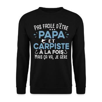 Carpiste homme.Pêcheur. pêche. Poisson cadeau - Sweat-shirt Unisexe - noir - Devant - Alina (178cm) & Michal (187cm)